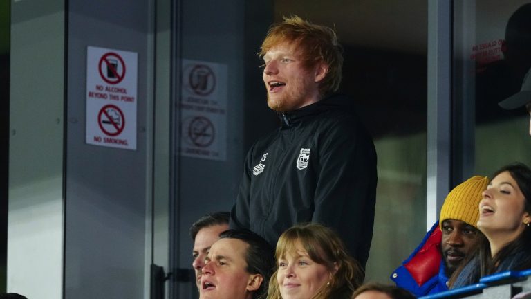 Ed Sheeran Apologizes to United Head Coach