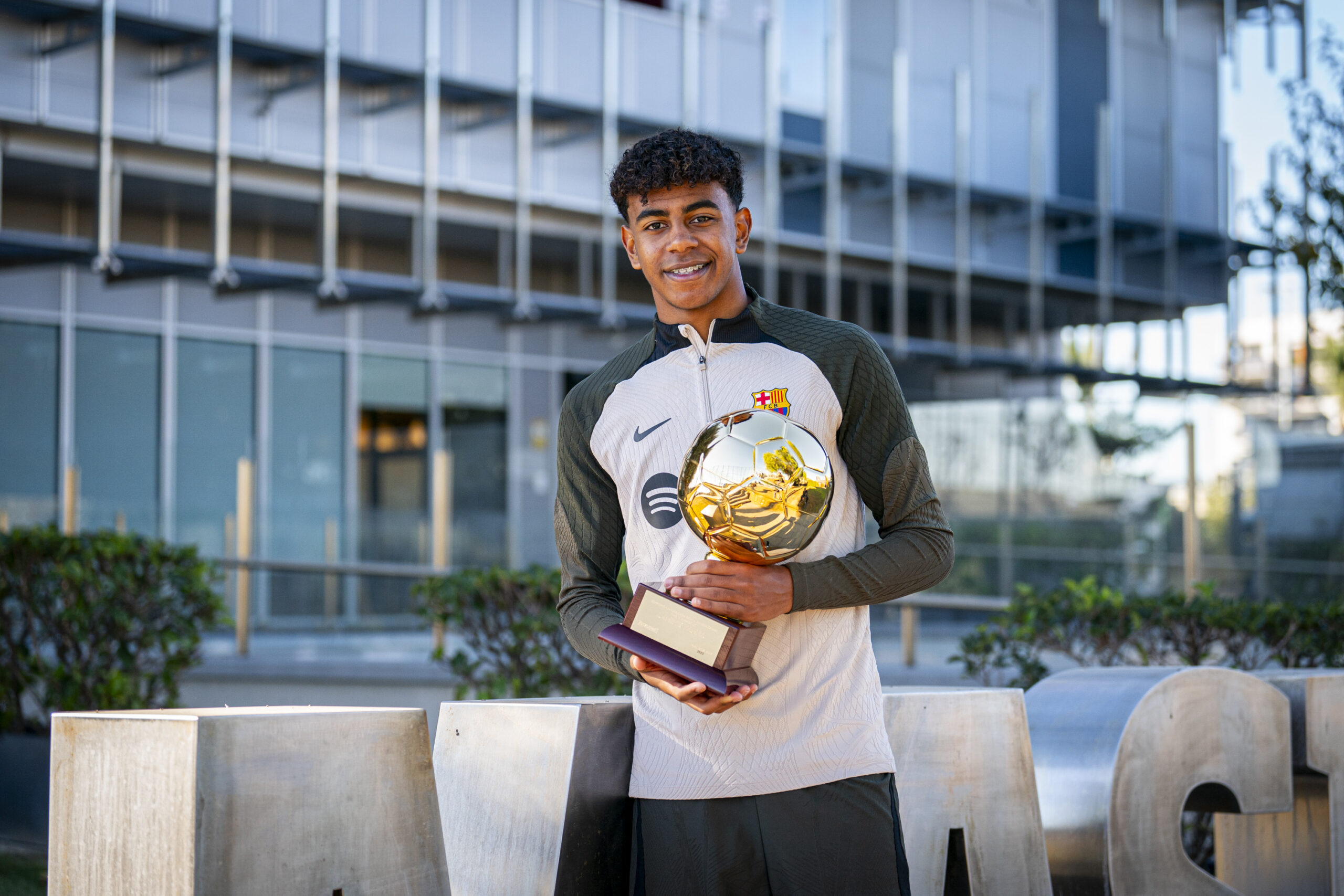 Lemina Yamal Wins 2024 Golden Boy Award