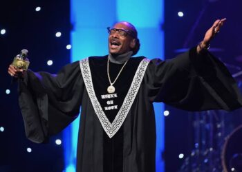 Snoop Dogg Joins Swansea City Squad, Fans React