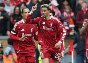 Liverpool Beat Everton to Continue Unbeaten Run