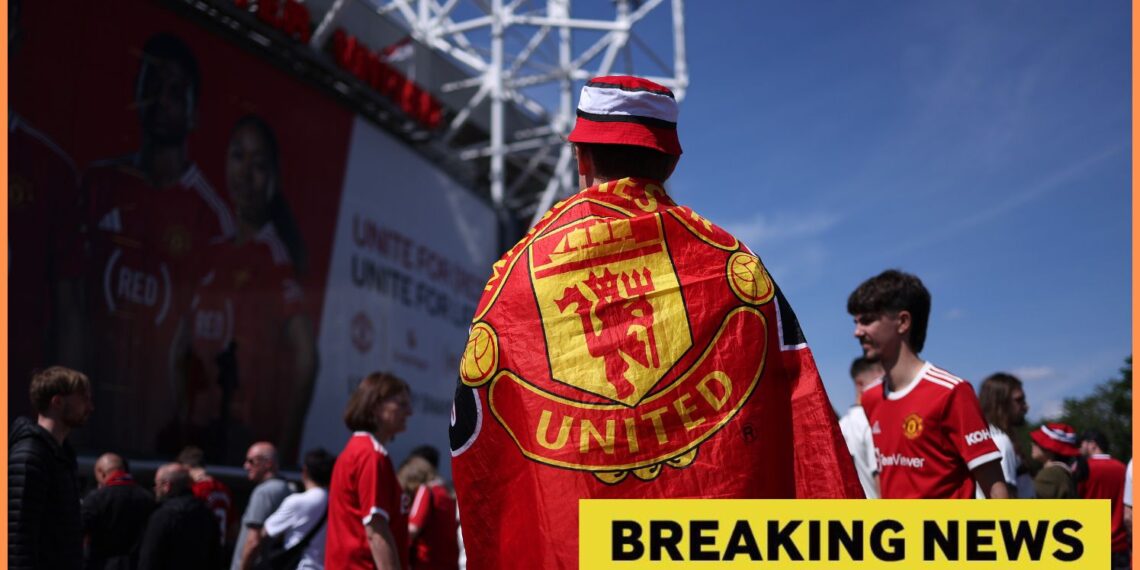 Manchester United Signs Key Player to End Defense Erroes