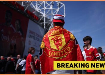 Manchester United Signs Key Player to End Defense Erroes